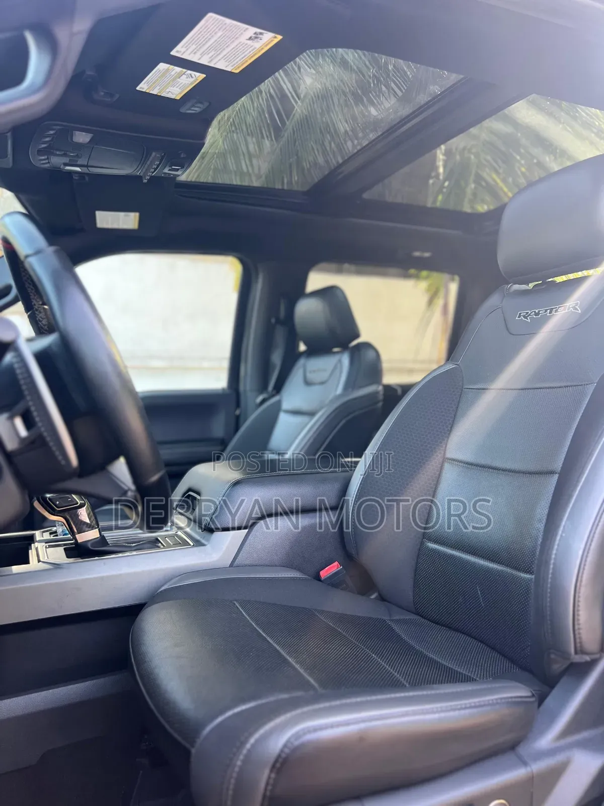 Ford F-150 Raptor 4x4 SuperCrew Cab Styleside 5.5 ft. box 145 in. WB