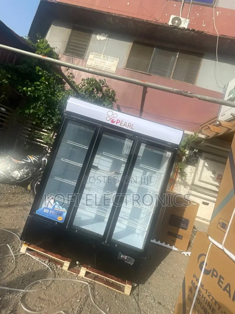 Pearl Nebulaglass 780l Zero-Gravity Cooling Display