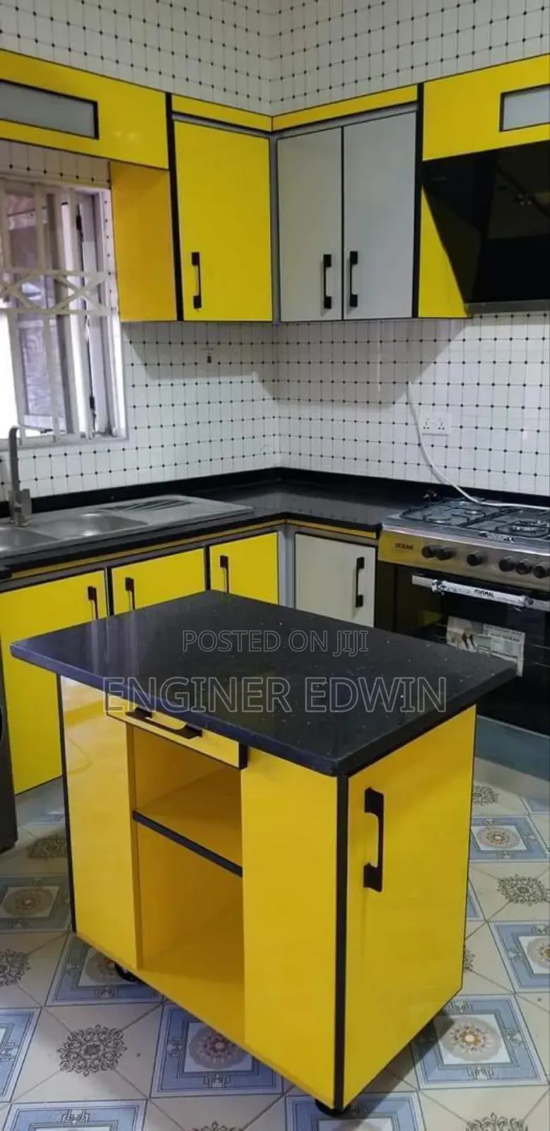 6bdrm House in Adjen Kotoku, Accra Metropolitan for sale