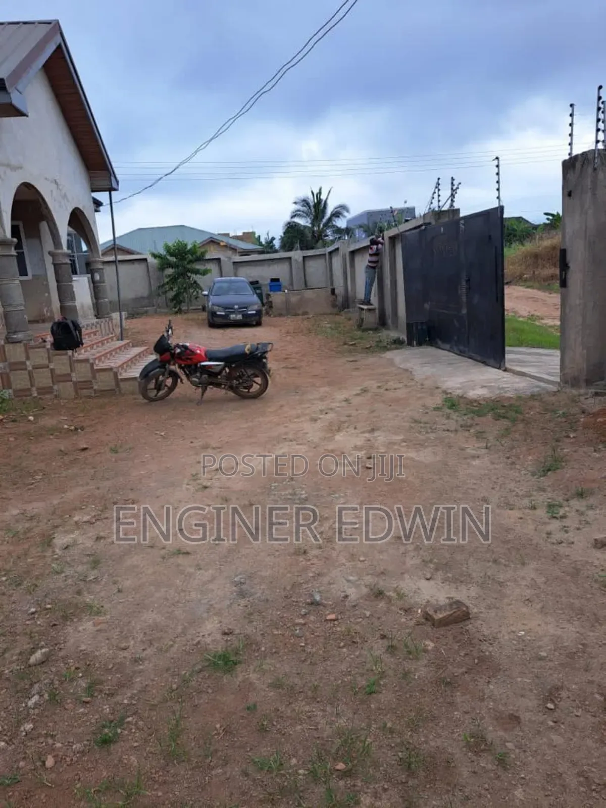 6bdrm House in Adjen Kotoku, Accra Metropolitan for sale