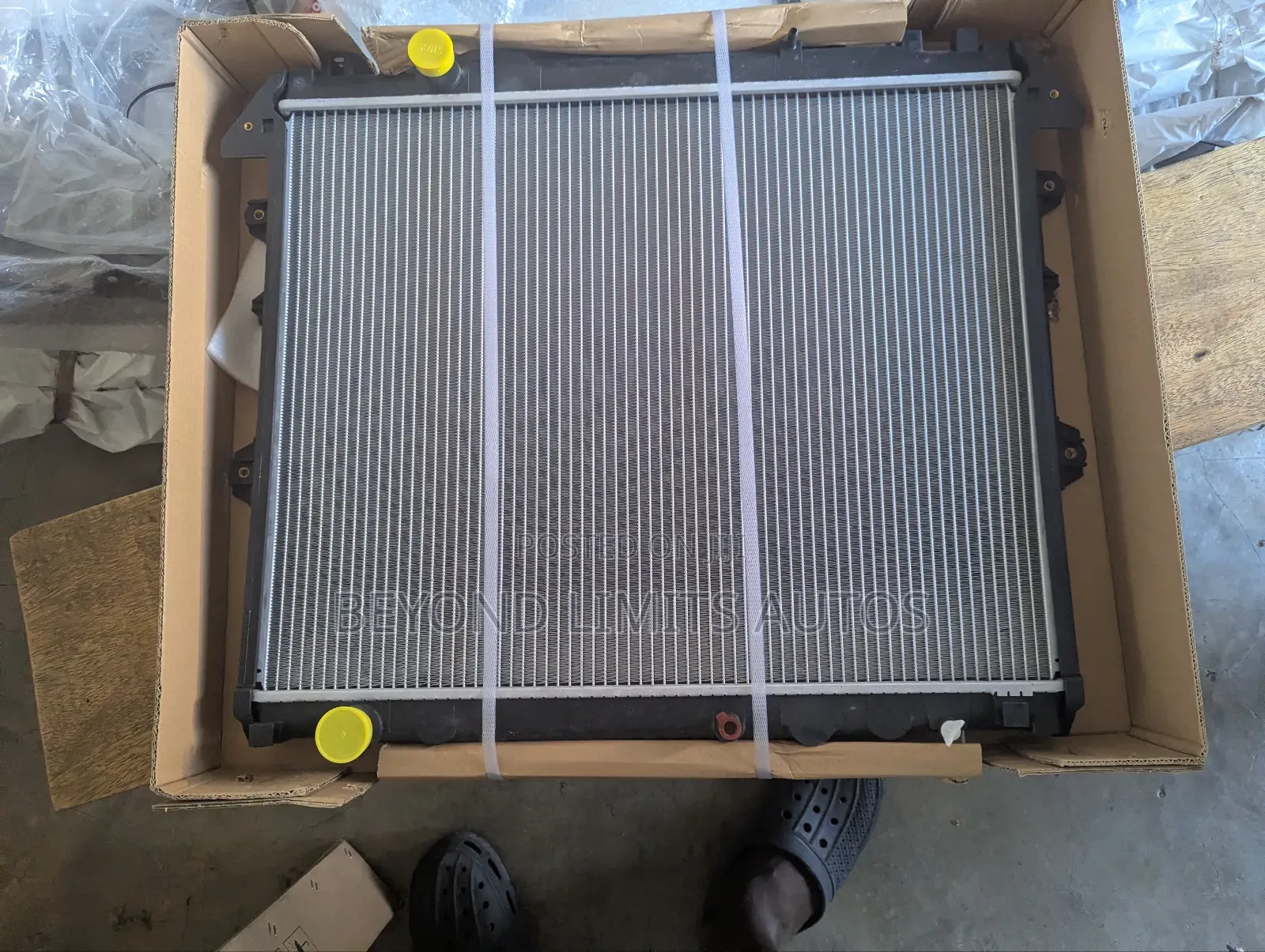 Toyota Land Cruiser Prado Radiator/ Water Tank V8 Diesel
