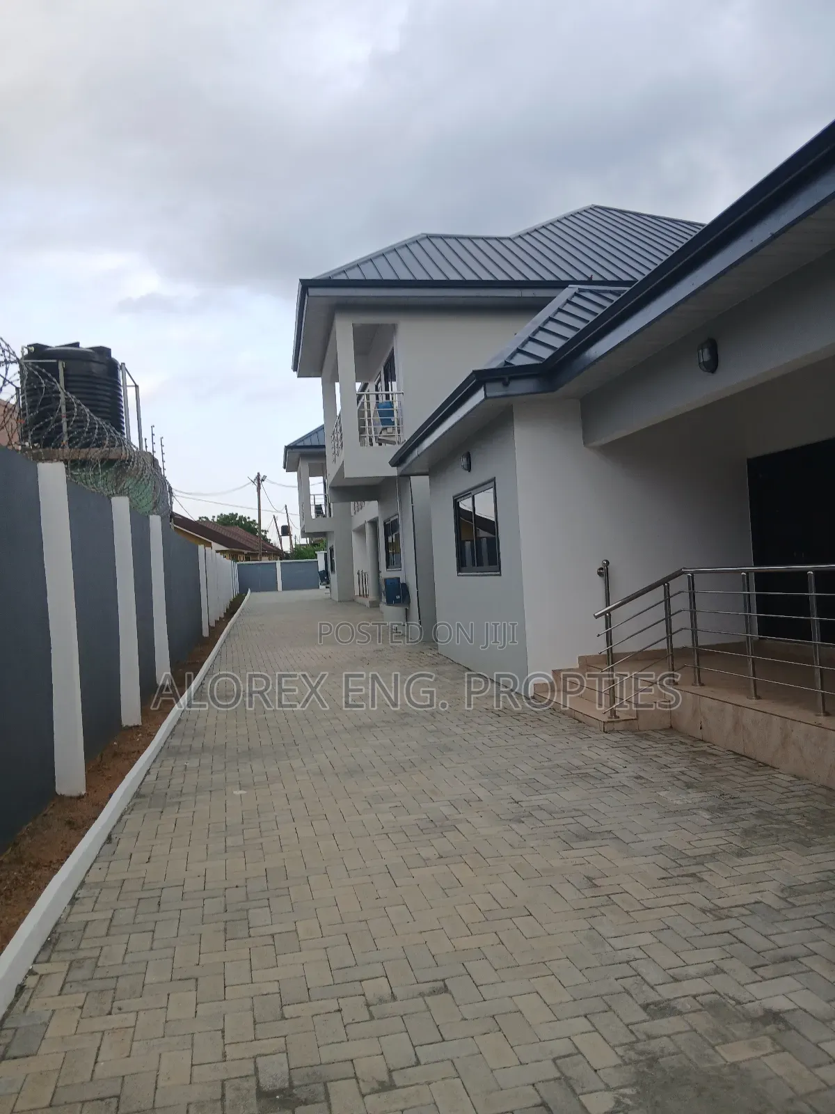 2bdrm Apartment in Wardrobe, Adenta for rent