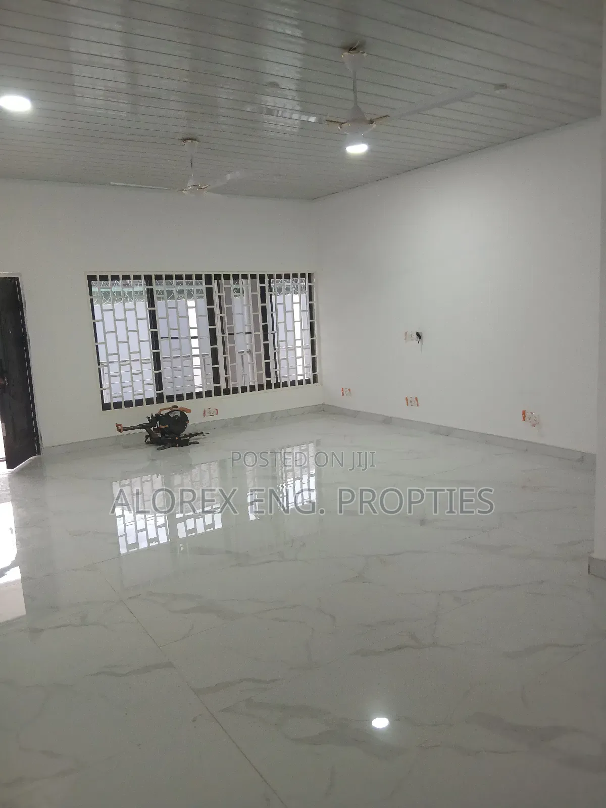 2bdrm Apartment in Wardrobe, Adenta for rent