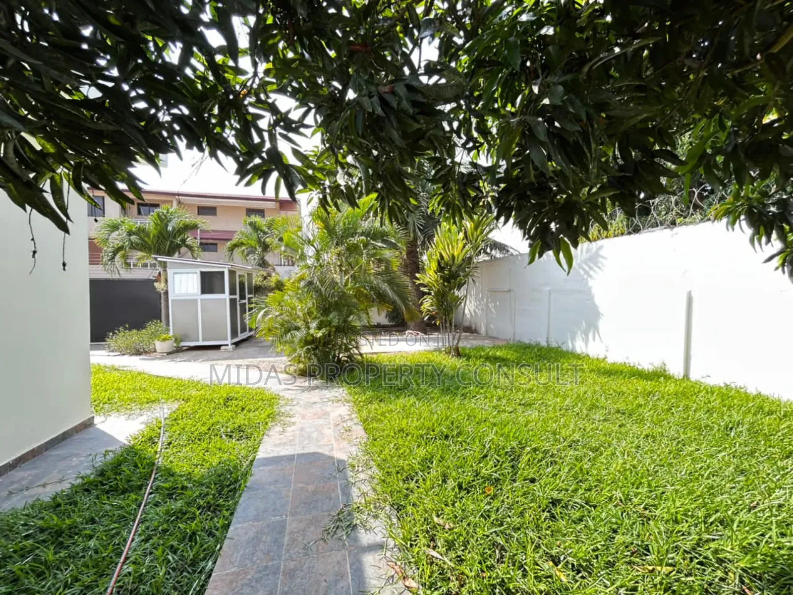 7bdrm House in Labone for rent