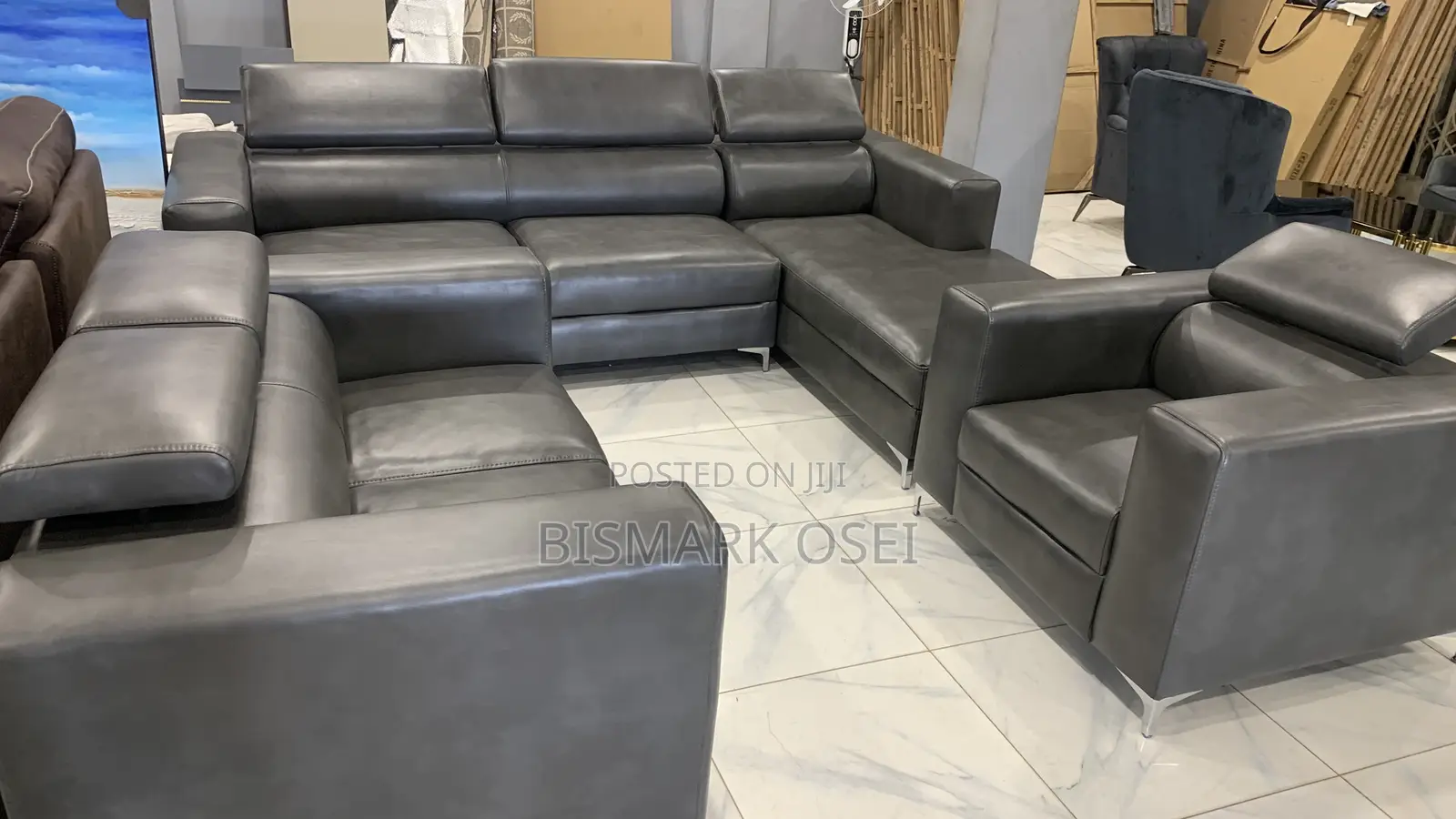 A Set of Adjustable Sofa Set With a Bouncy Seat