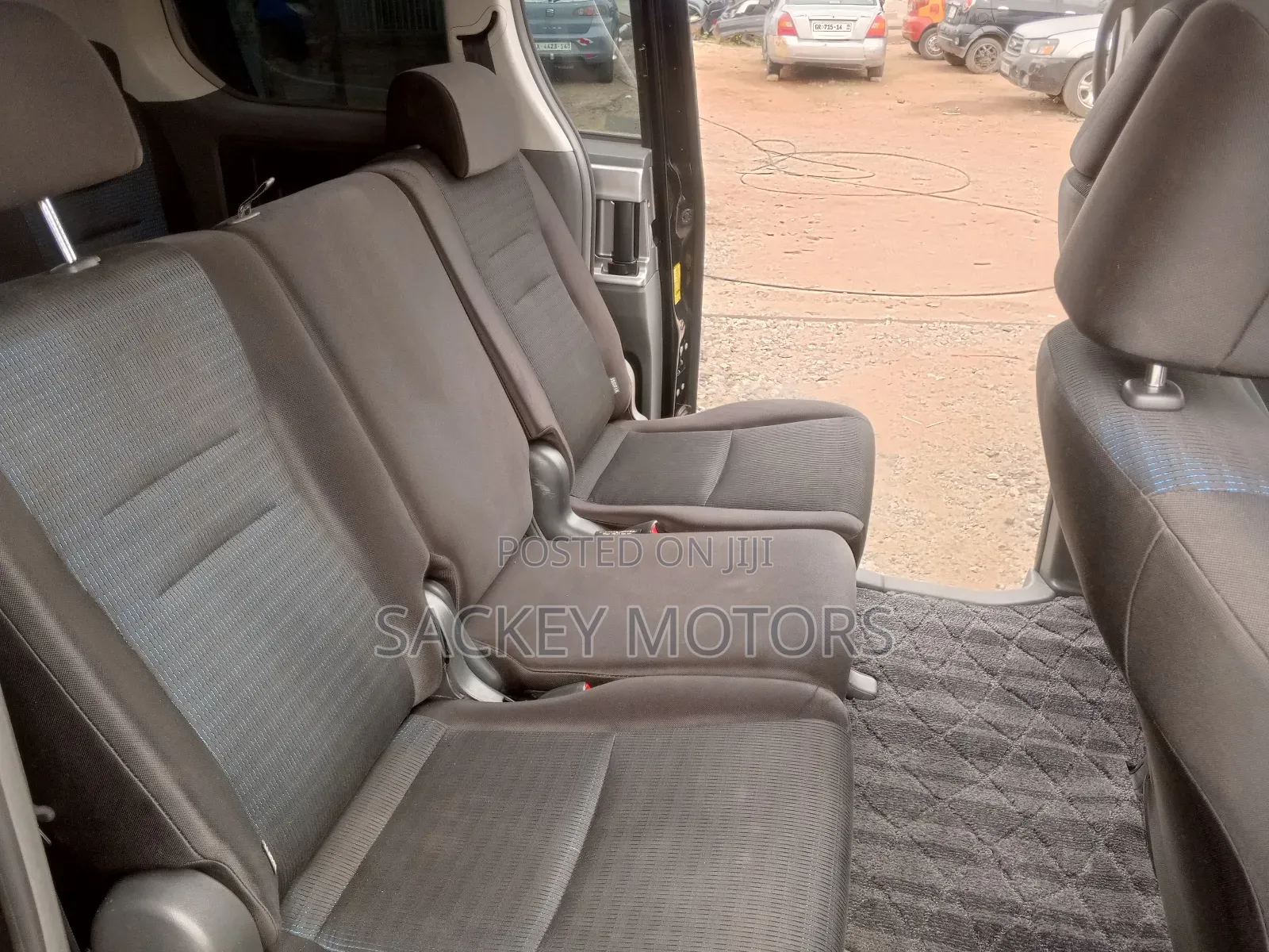 Toyota HiAce 2010 Black