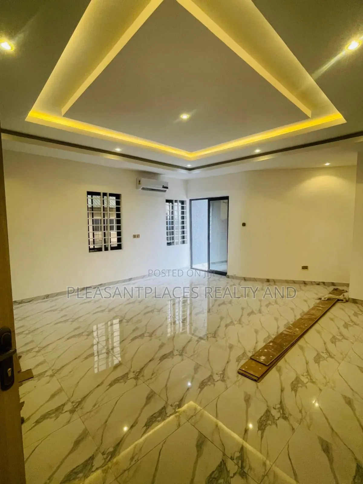 4bdrm House in Pleasantplaces, East Legon for sale