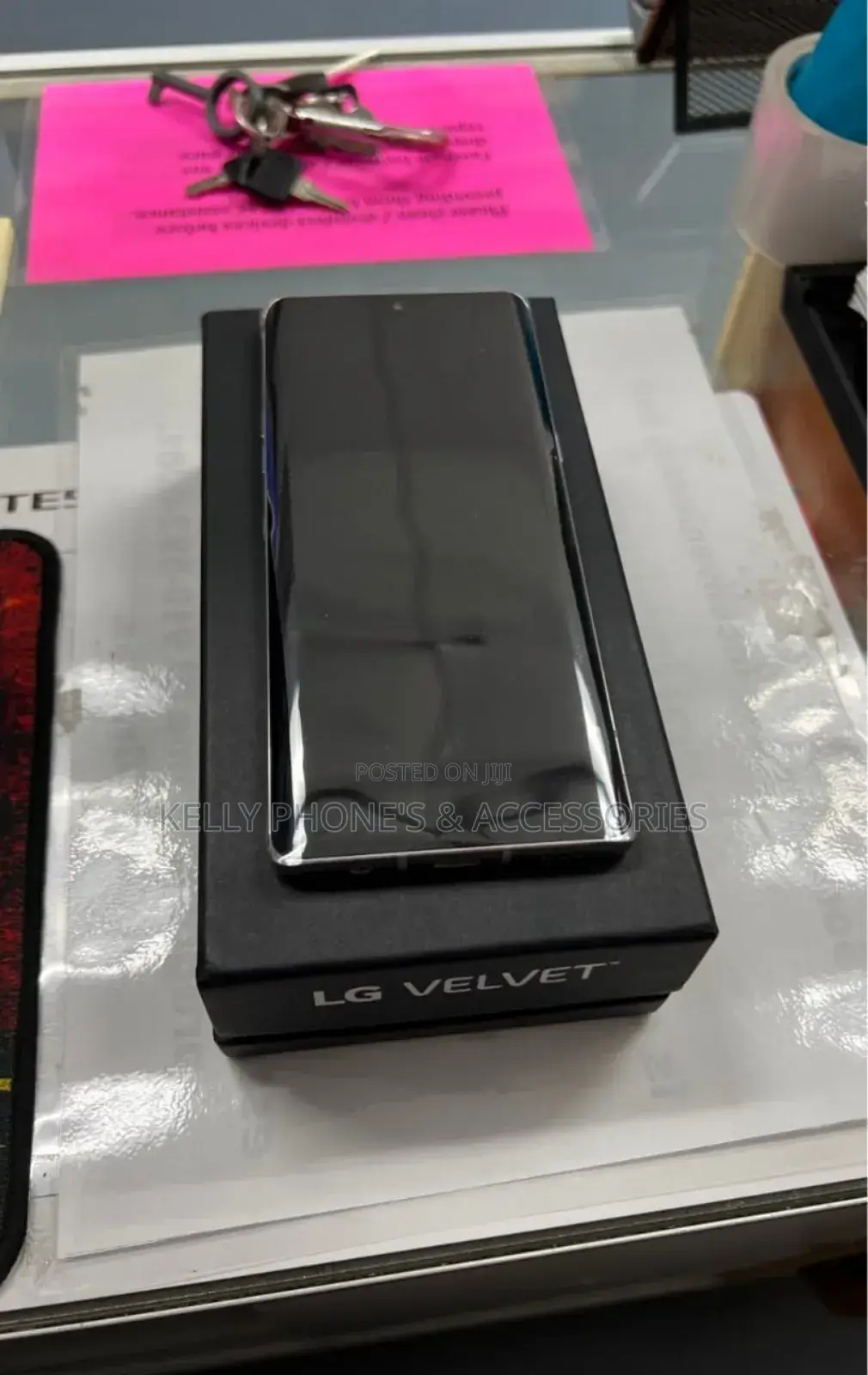 New LG Velvet 128 GB Black