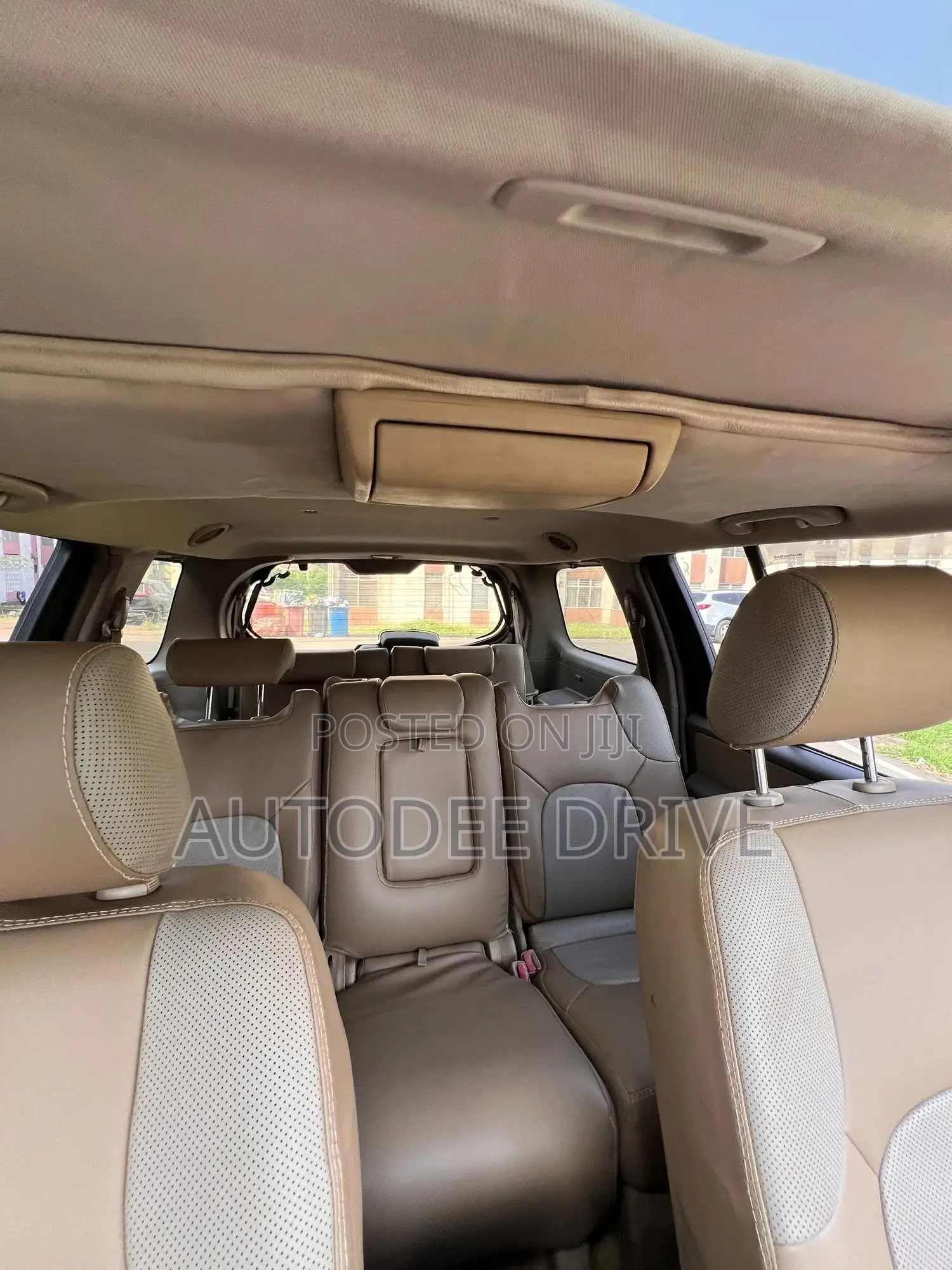 Nissan Pathfinder 2004 Brown