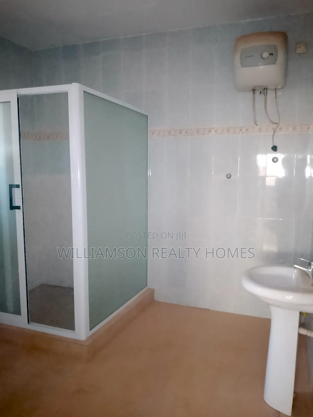 4bdrm House in Community 18 Area, Spintex for rent
