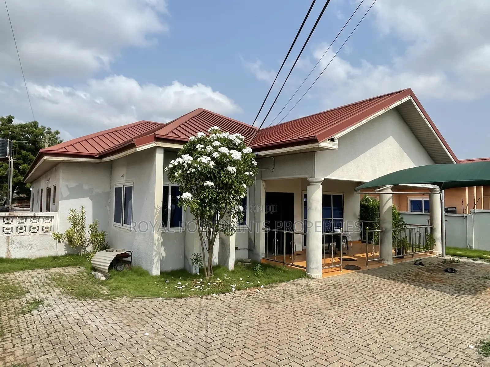 3bdrm House in Luxelooks Properties, Oyarifa for rent