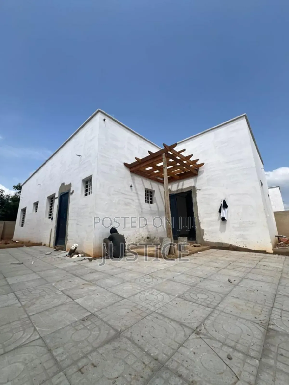 3bdrm House in Ayi Mensa, Oyarifa for sale