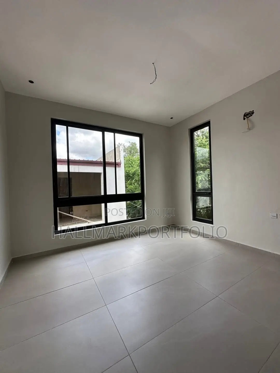 5bdrm House in East Legon for sale