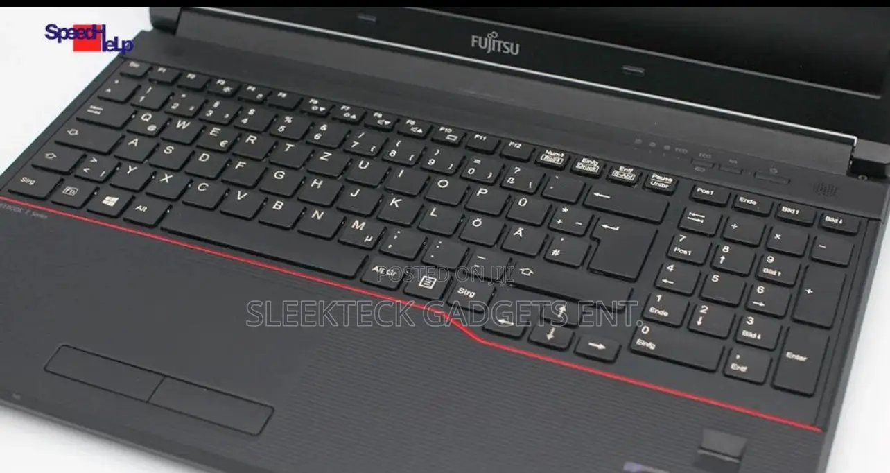 Laptop Fujitsu Lifebook E556 8GB Intel Core i5 SSD 256GB