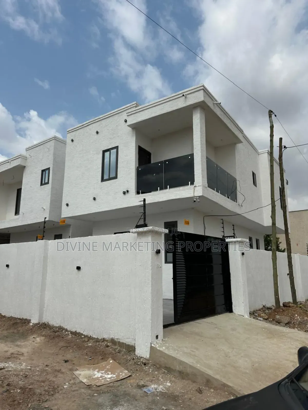 4bdrm House in Nmai Dzorn Melcom for sale