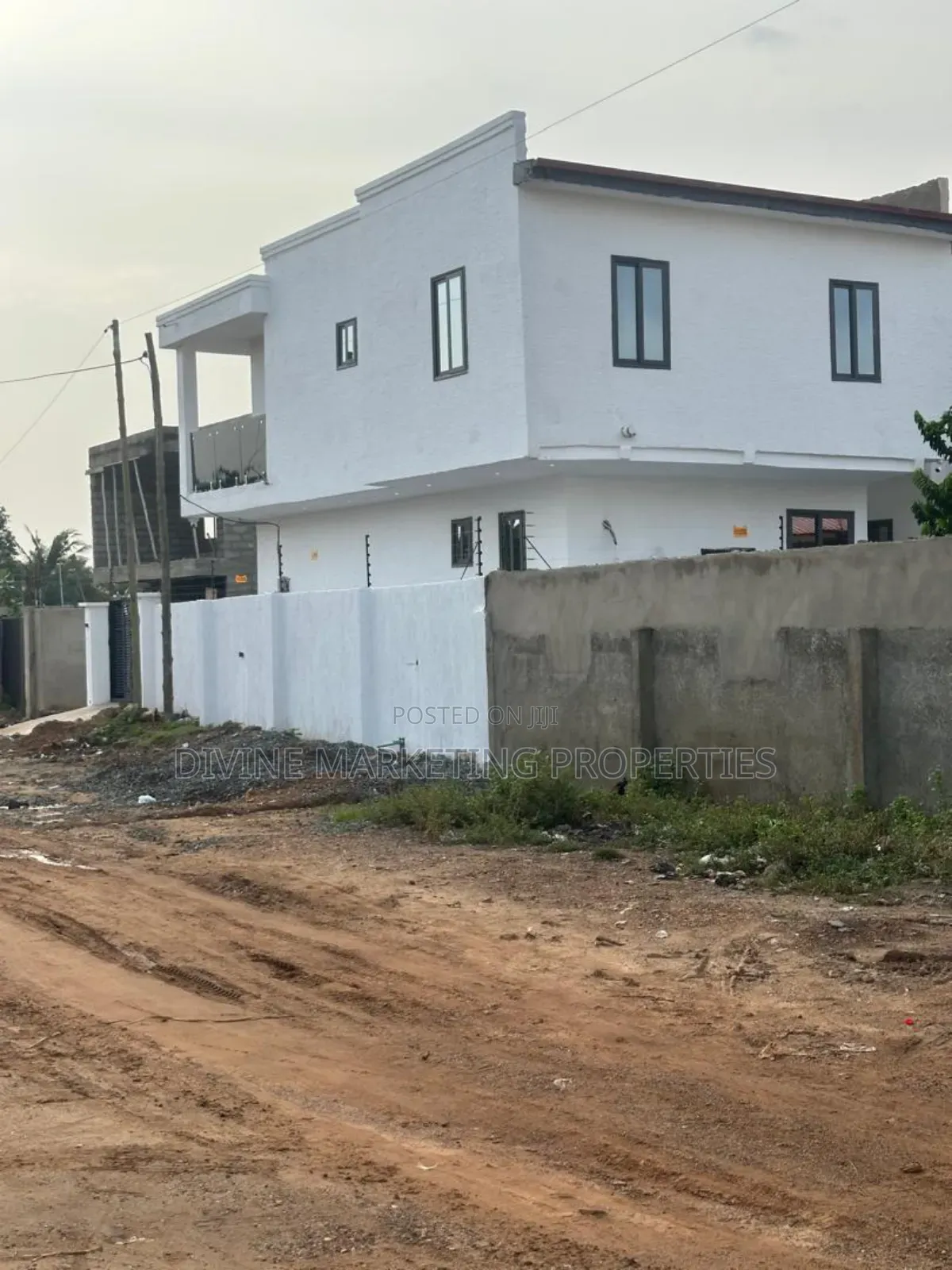 4bdrm House in Nmai Dzorn Melcom for sale