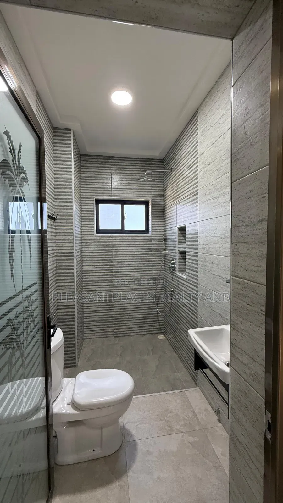 2bdrm Apartment in Pleasantplaces, Spintex for rent