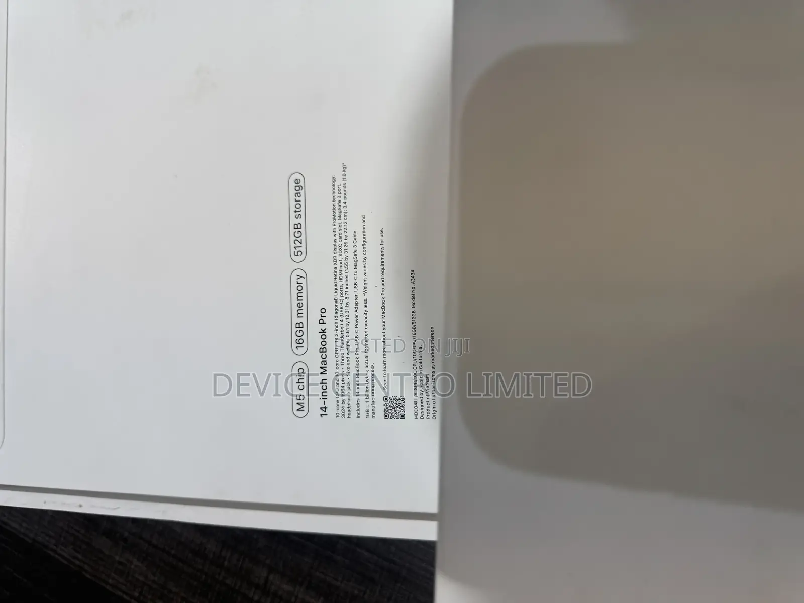 New Laptop Apple Macbook Pro 2025 M5 14-inch 16GB Apple M5 SSD 512GB
