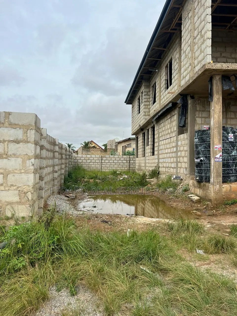 5bdrm Duplex in Amasaman for sale