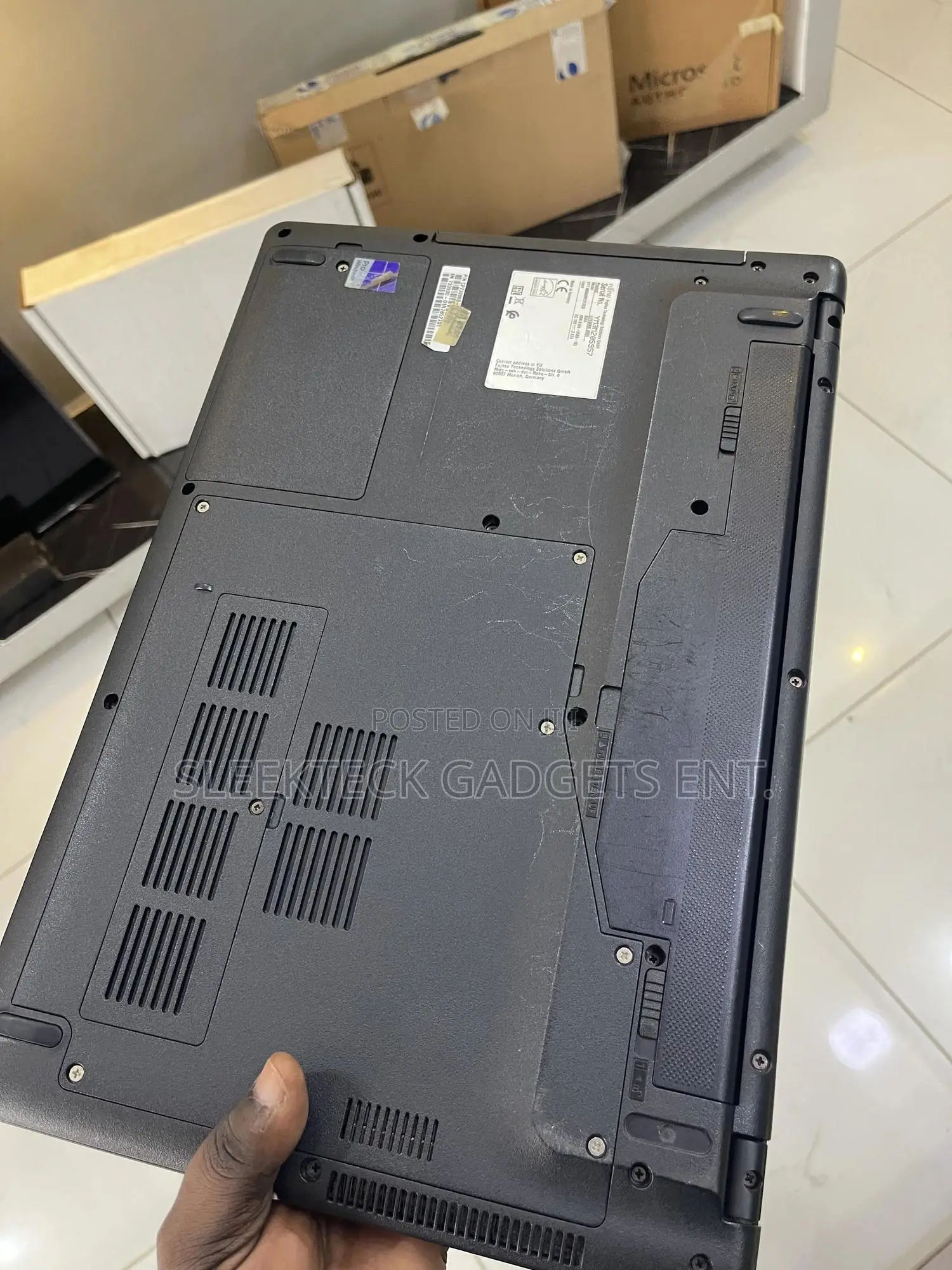 Laptop Fujitsu Lifebook A555 8GB Intel Core i3 SSD 256GB