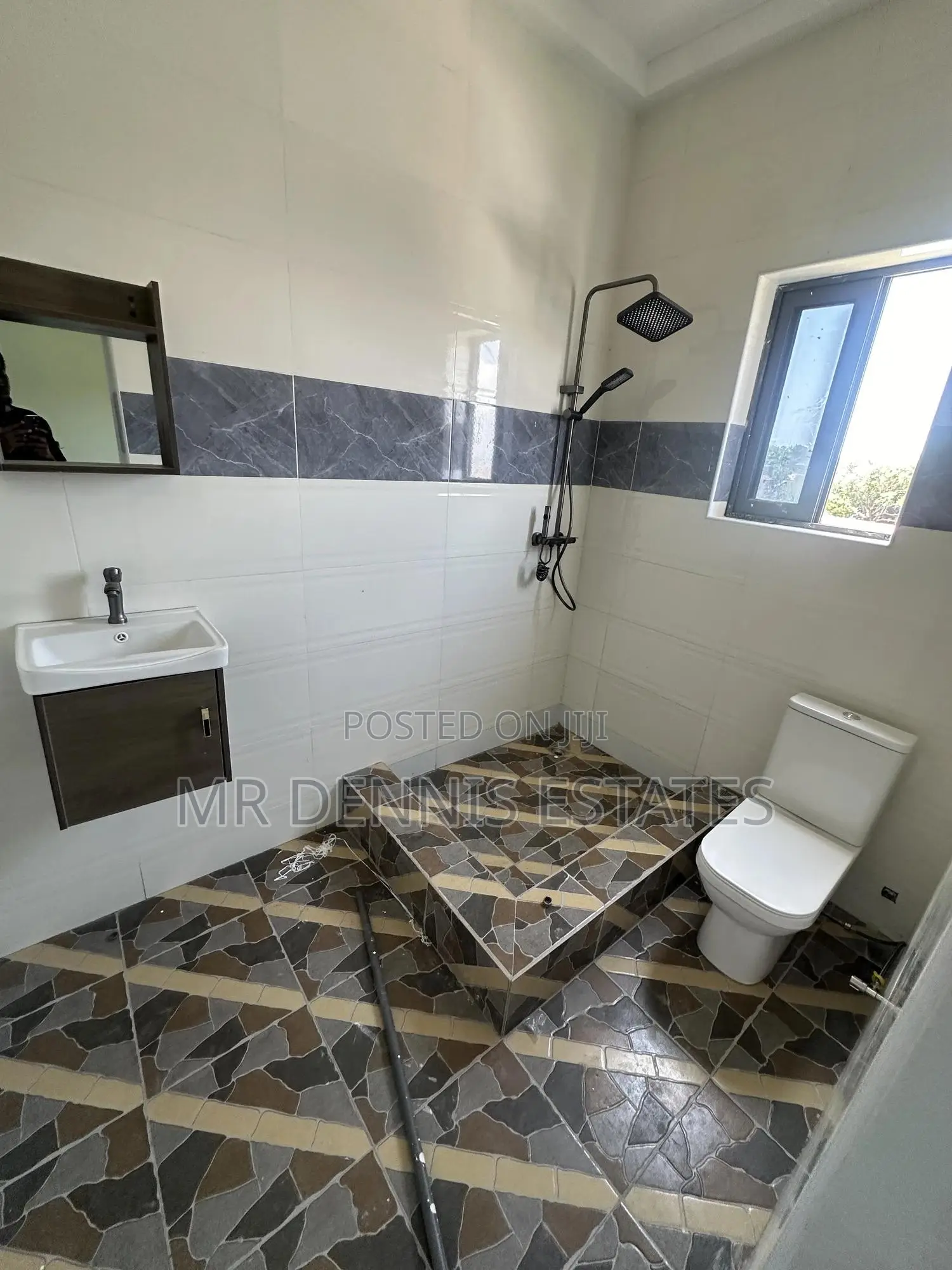 2bdrm Apartment in Mr Dennis Estates, West Hills Mall Area for rent