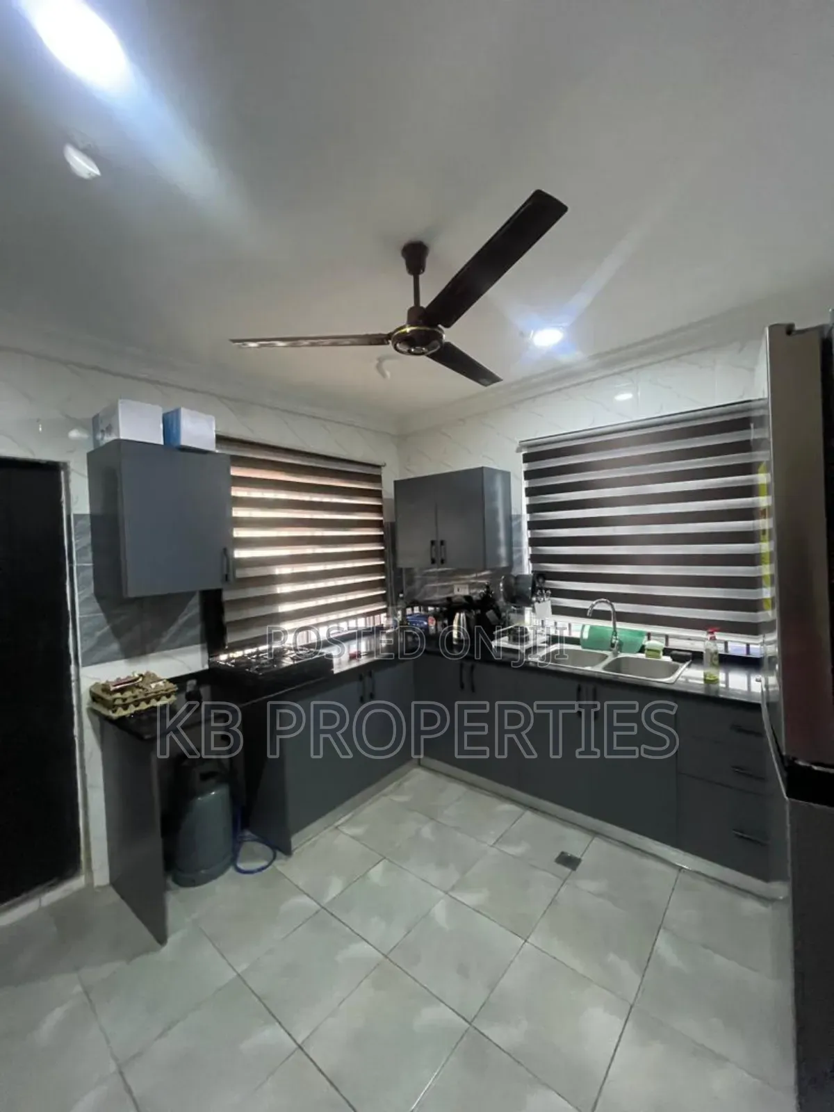 3bdrm House in Kb Properties, Spintex for rent