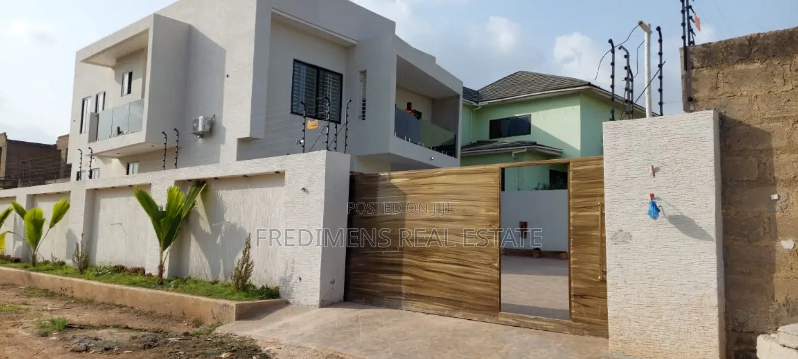 5bdrm House in Fredimens Real, Kumasi Metropolitan for sale