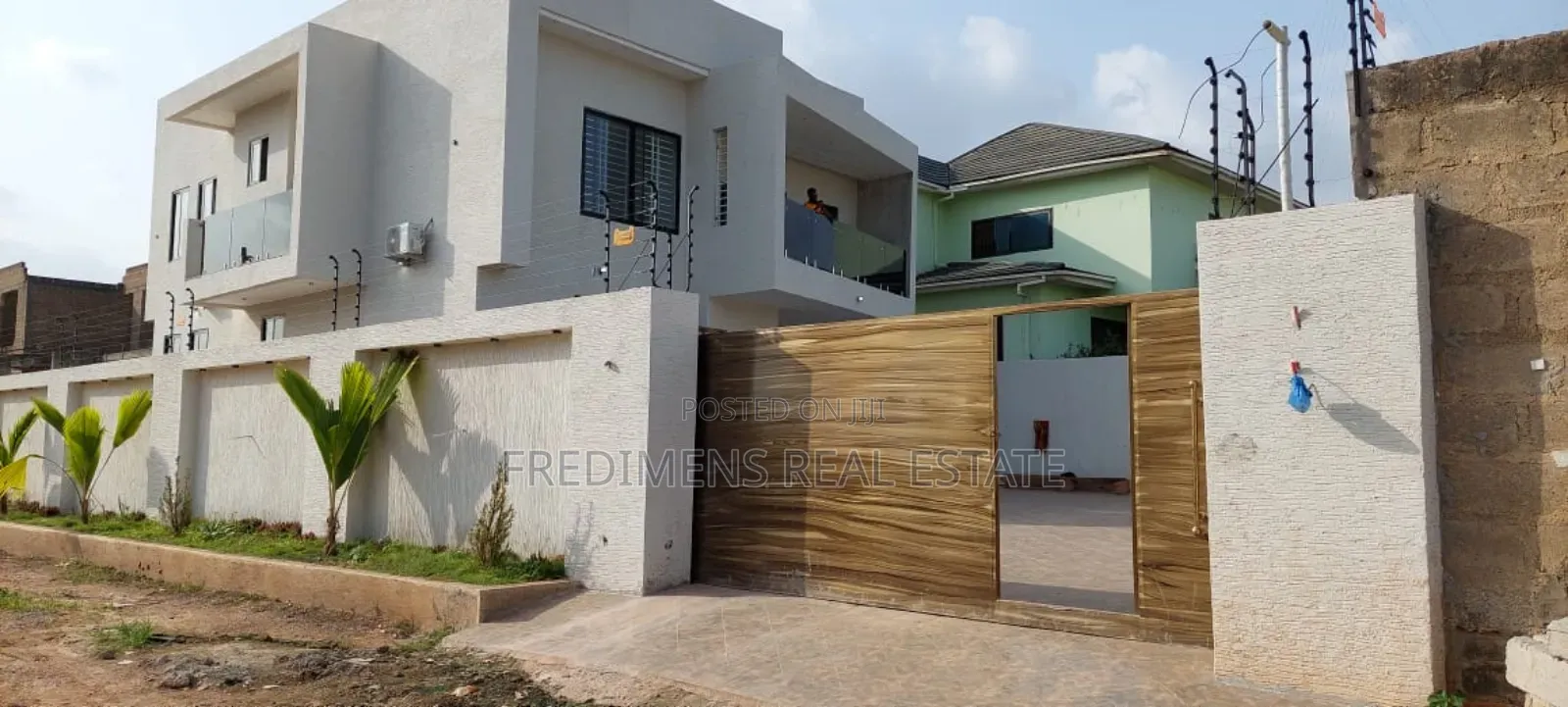 5bdrm House in Fredimens Real, Kumasi Metropolitan for sale