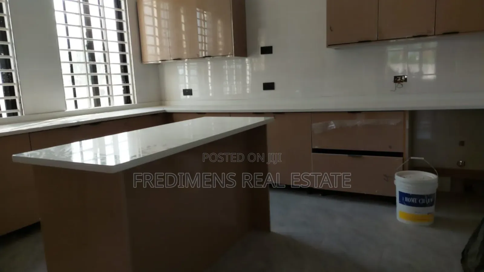 5bdrm House in Fredimens Real, Kumasi Metropolitan for sale