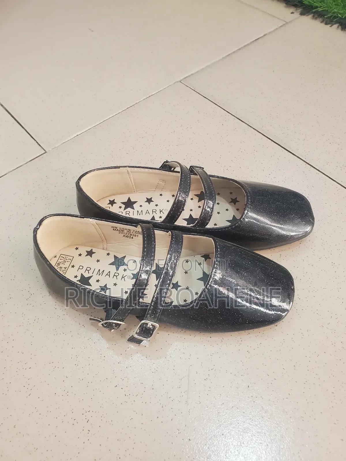 Girls Shoe Size 30/31