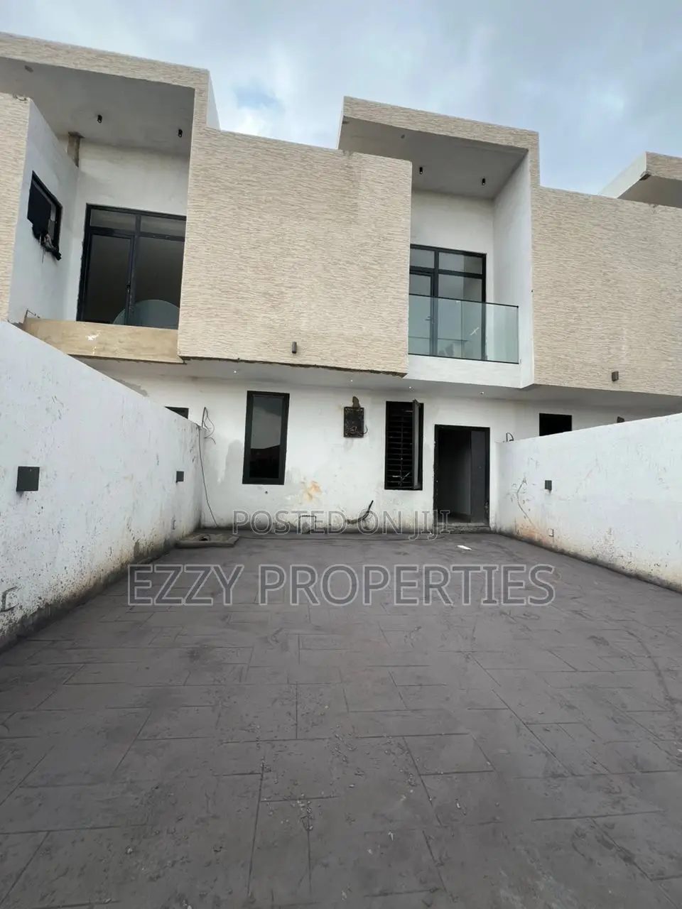 2bdrm Duplex in Ashaley Botwe for rent