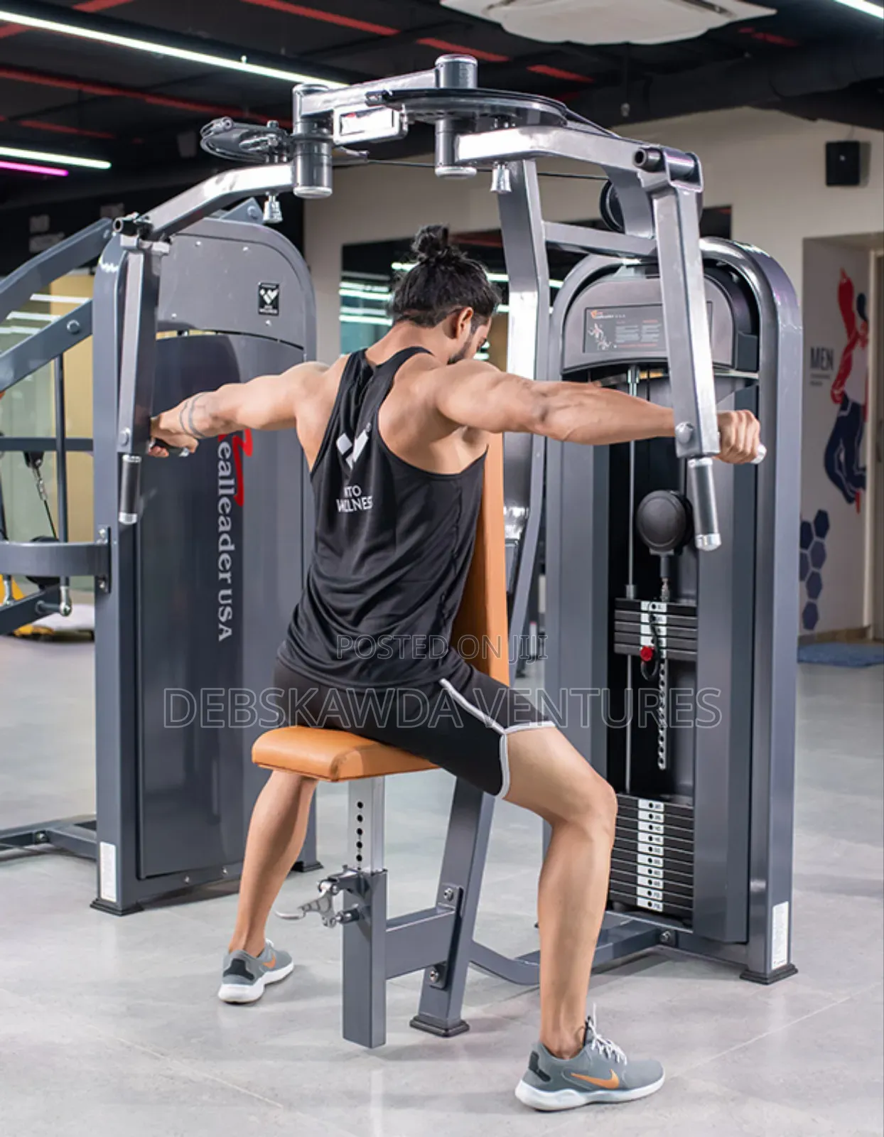 Pec Fly (Rear Delt)