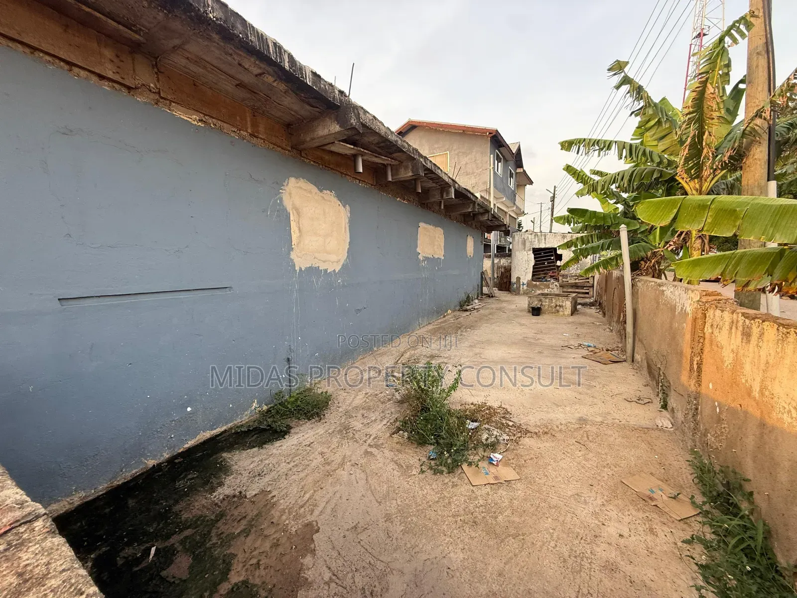 5 Shops for Sale at Awoshie