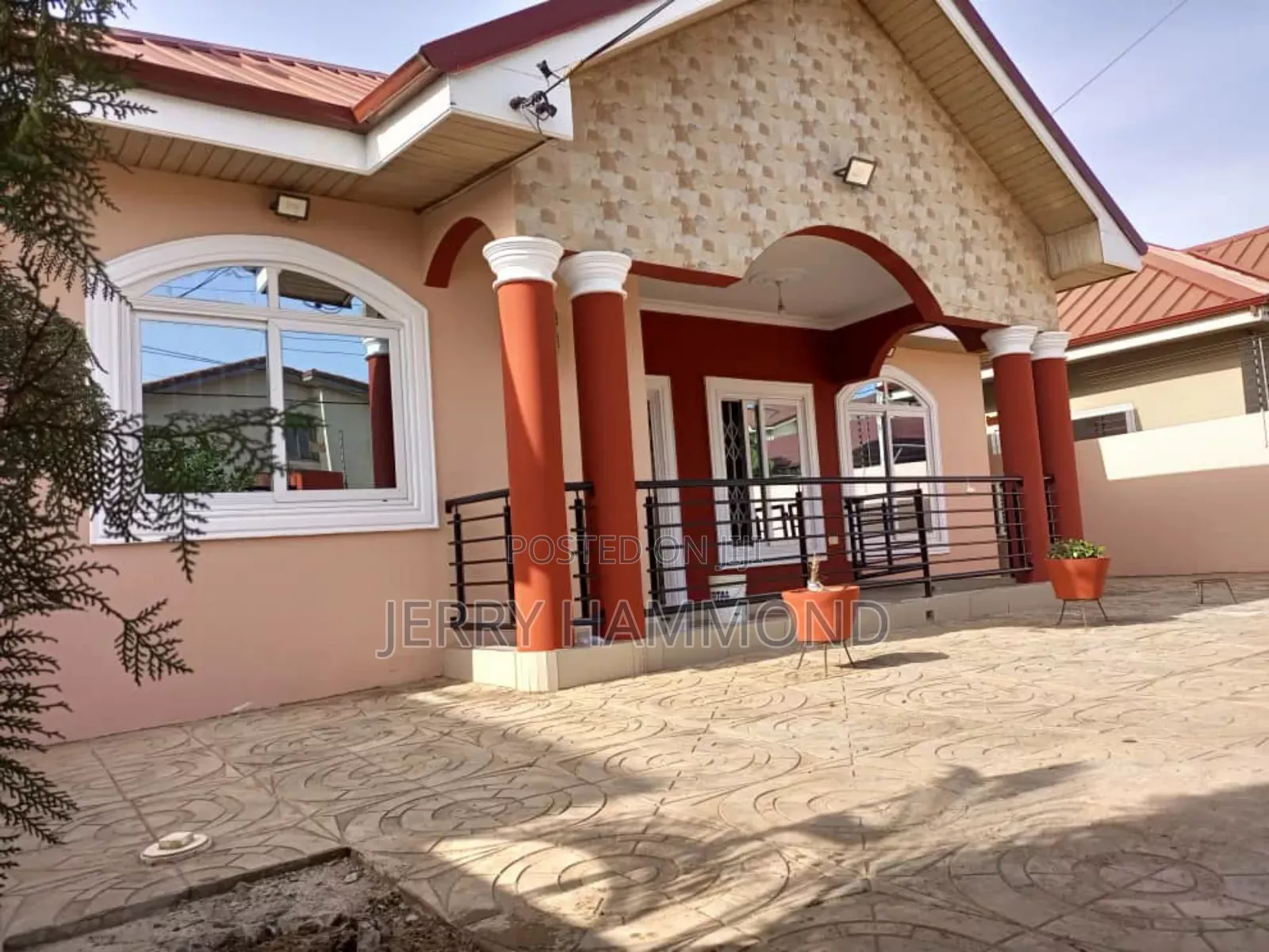 3bdrm House in Shell Sign Board, Spintex for sale