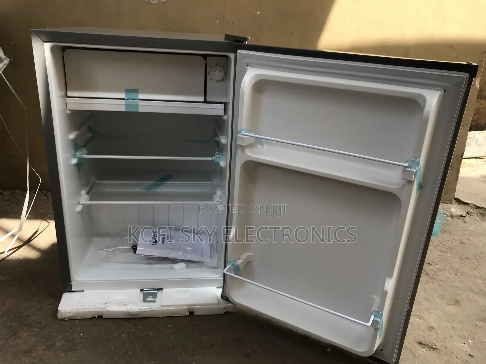 Well Made Pearl 72litres Tabletop Fridge