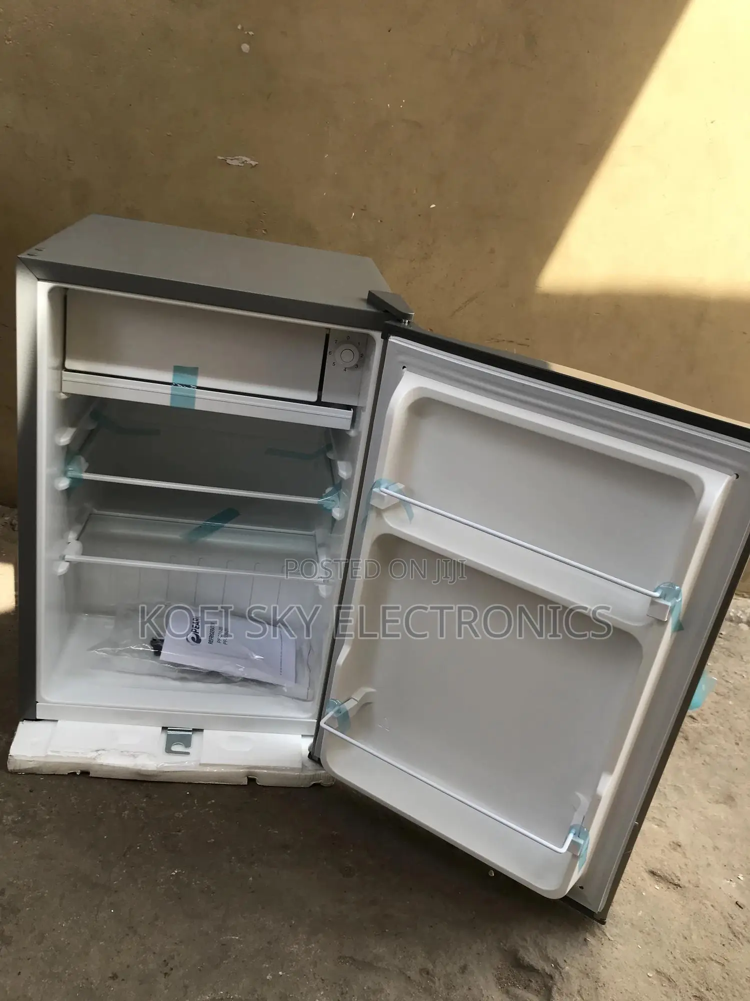 Safest Pearl 72litres Tabletop Fridge