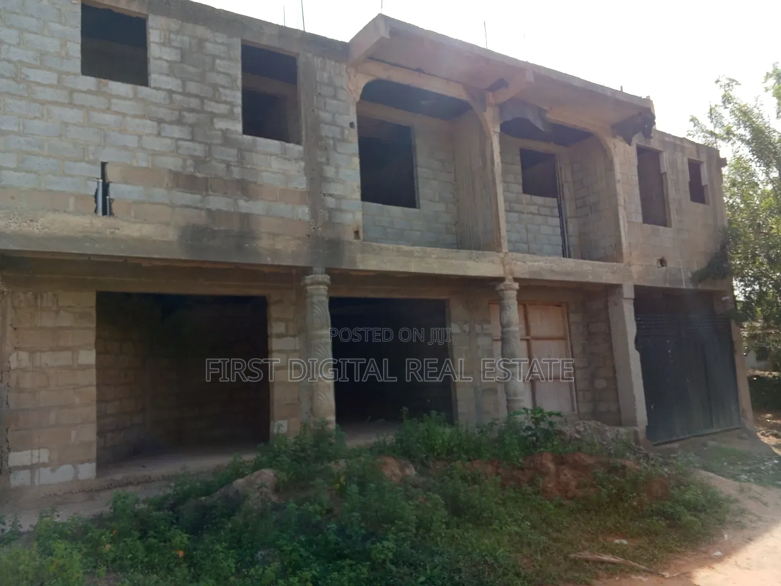 6 Bedroom and 3 Stores for Sale in Kasoa Cp