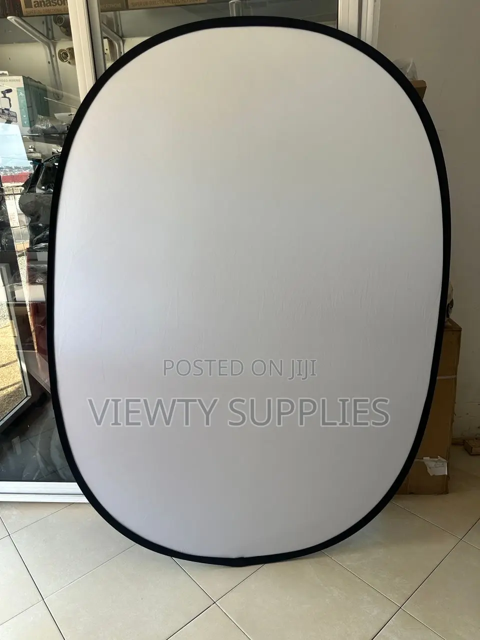 2 In 1 100 X 150 Cm Collapsible Reflector (White + Silver) Illuminator