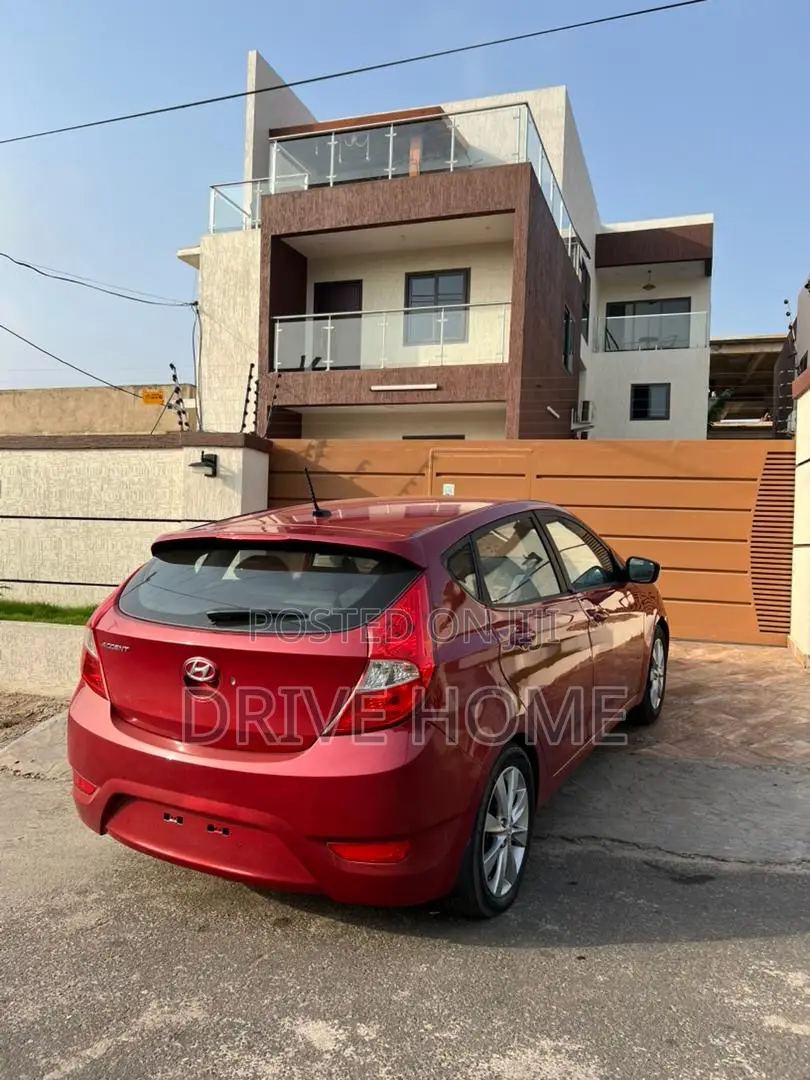 Hyundai Accent SE 2013