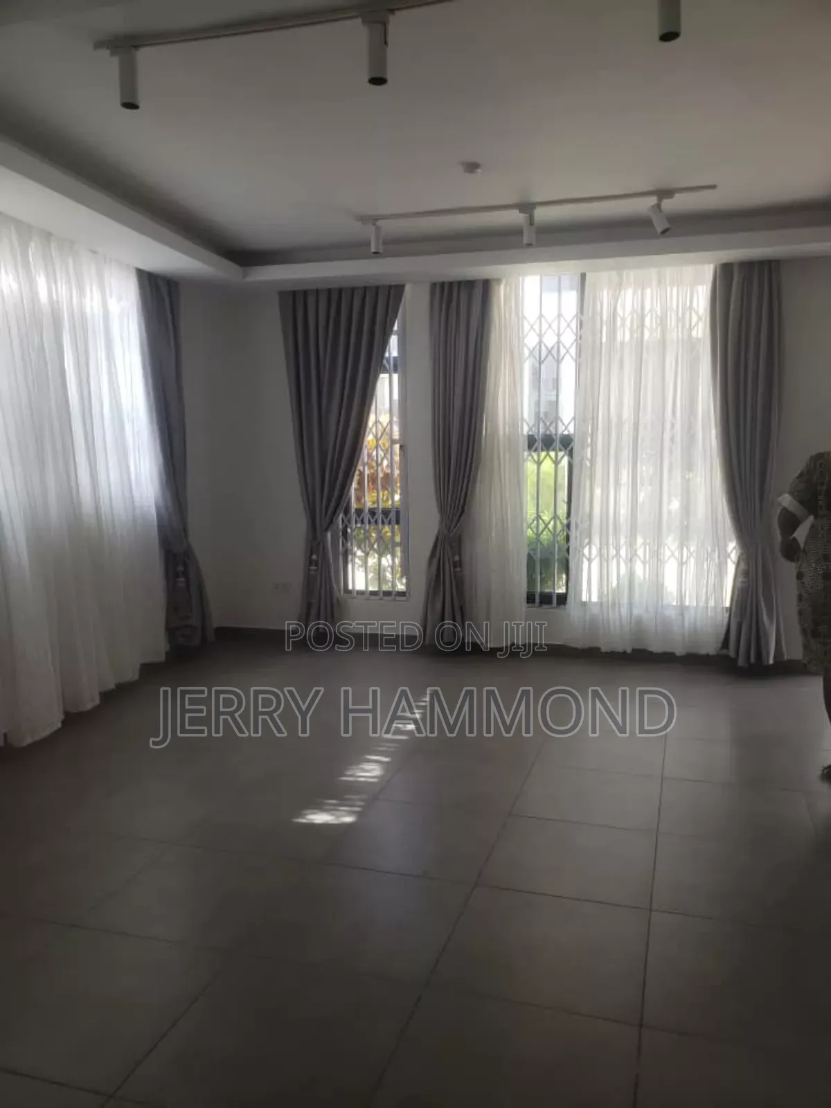 4bdrm House in East Airport, Tseaddo for rent