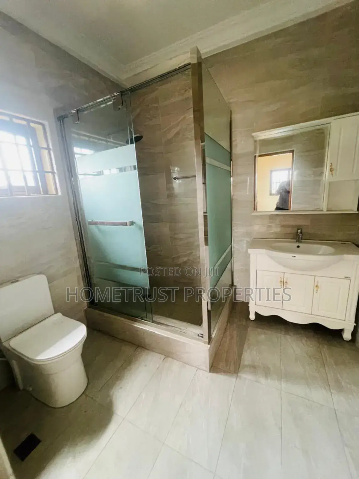 5bdrm Duplex in Hometrust Properties, Ablekuma for sale
