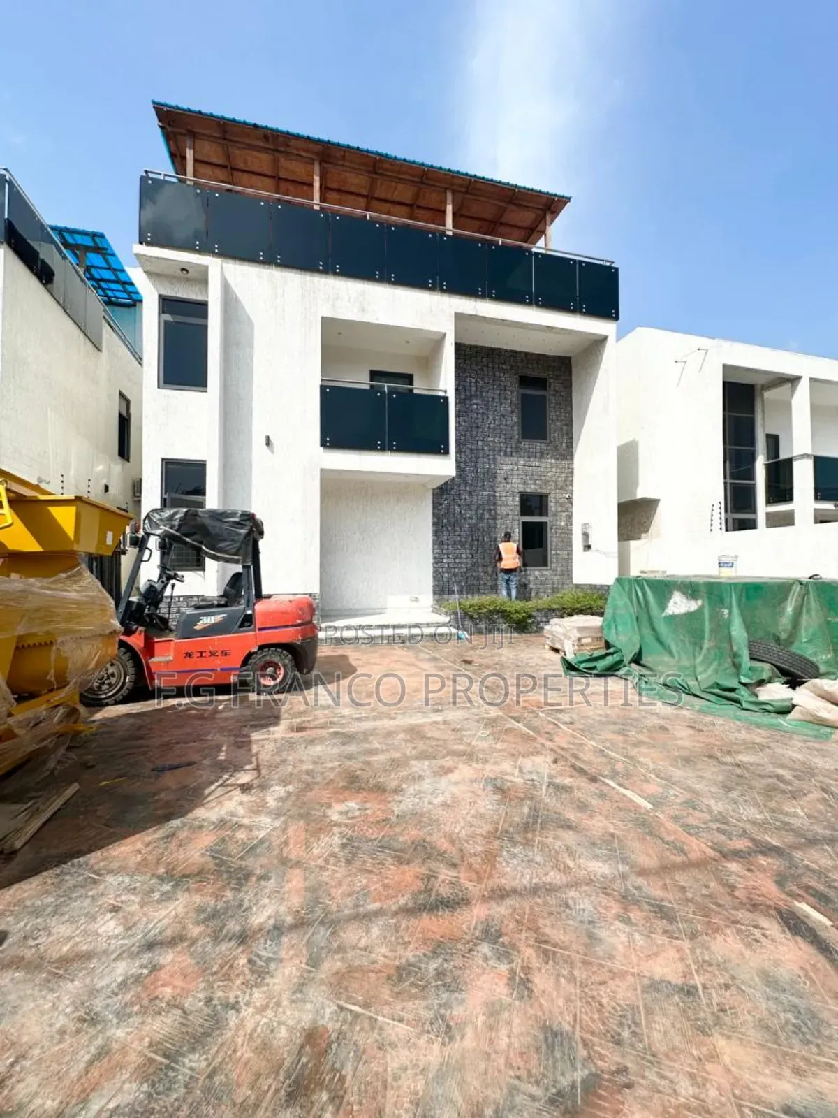 5bdrm House in Kg Franco Properties, Spintex for sale