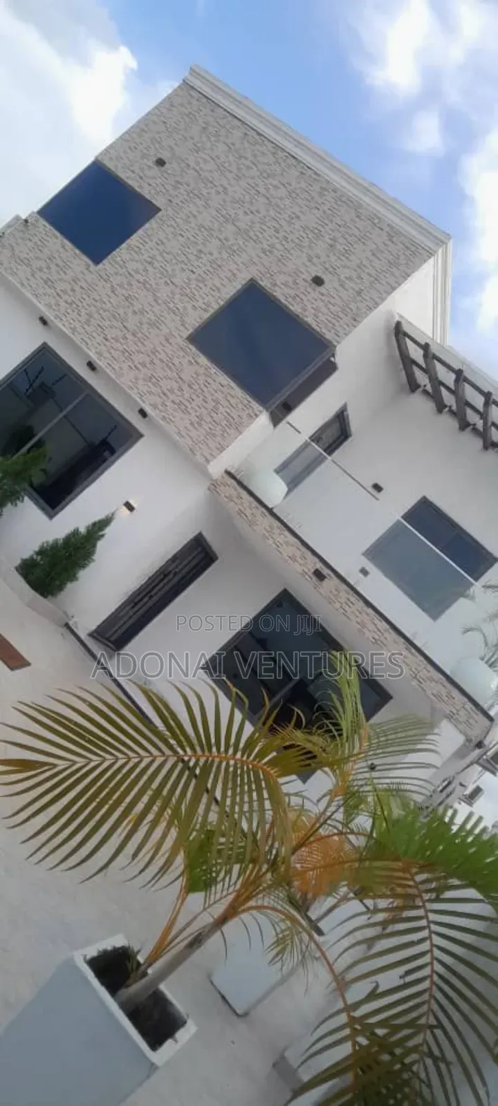 Furnished 6bdrm House in Ahinsan Estate, Kumasi Metropolitan for sale