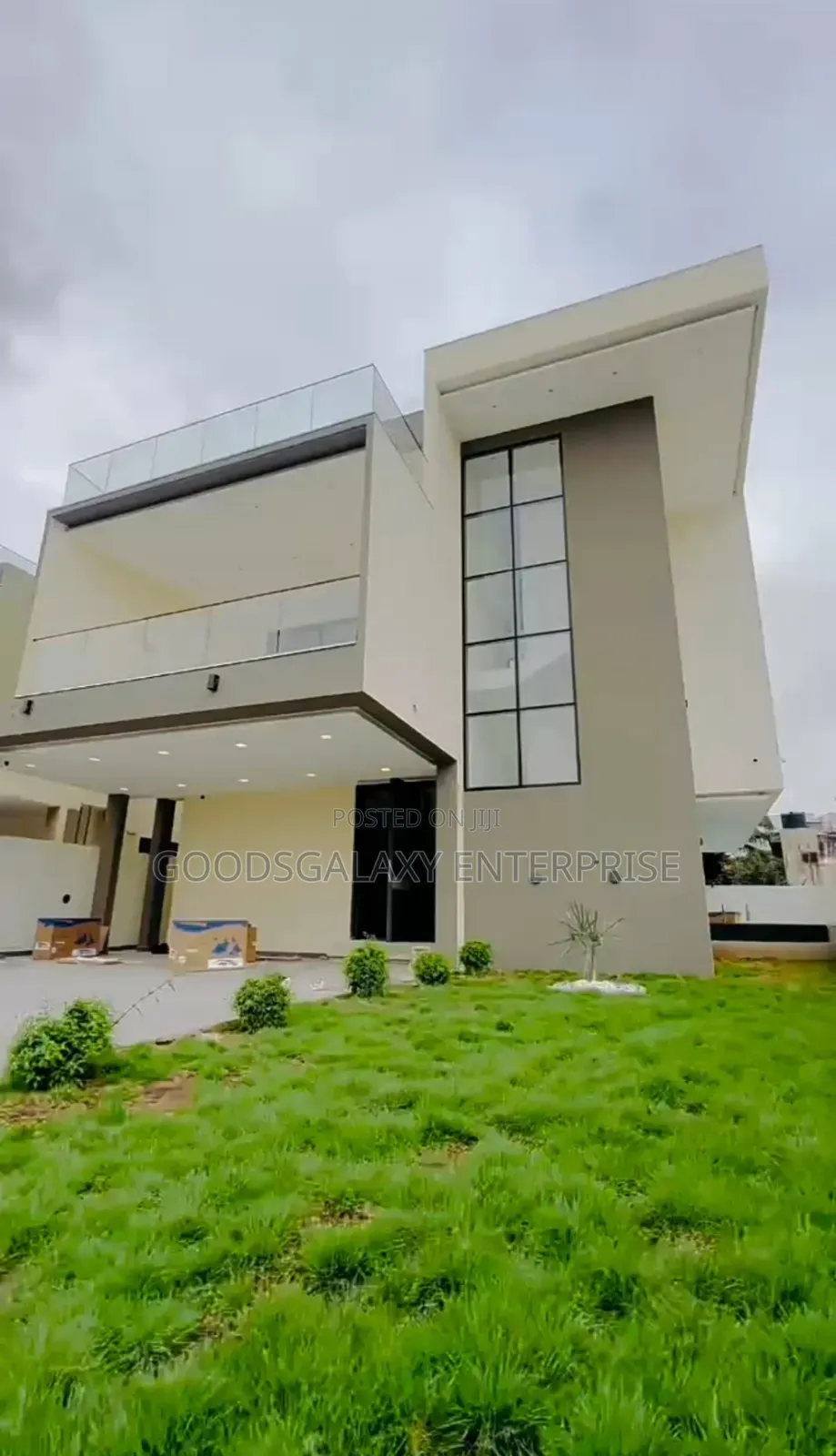 5bdrm Mansion in Accra Metropolitan for sale