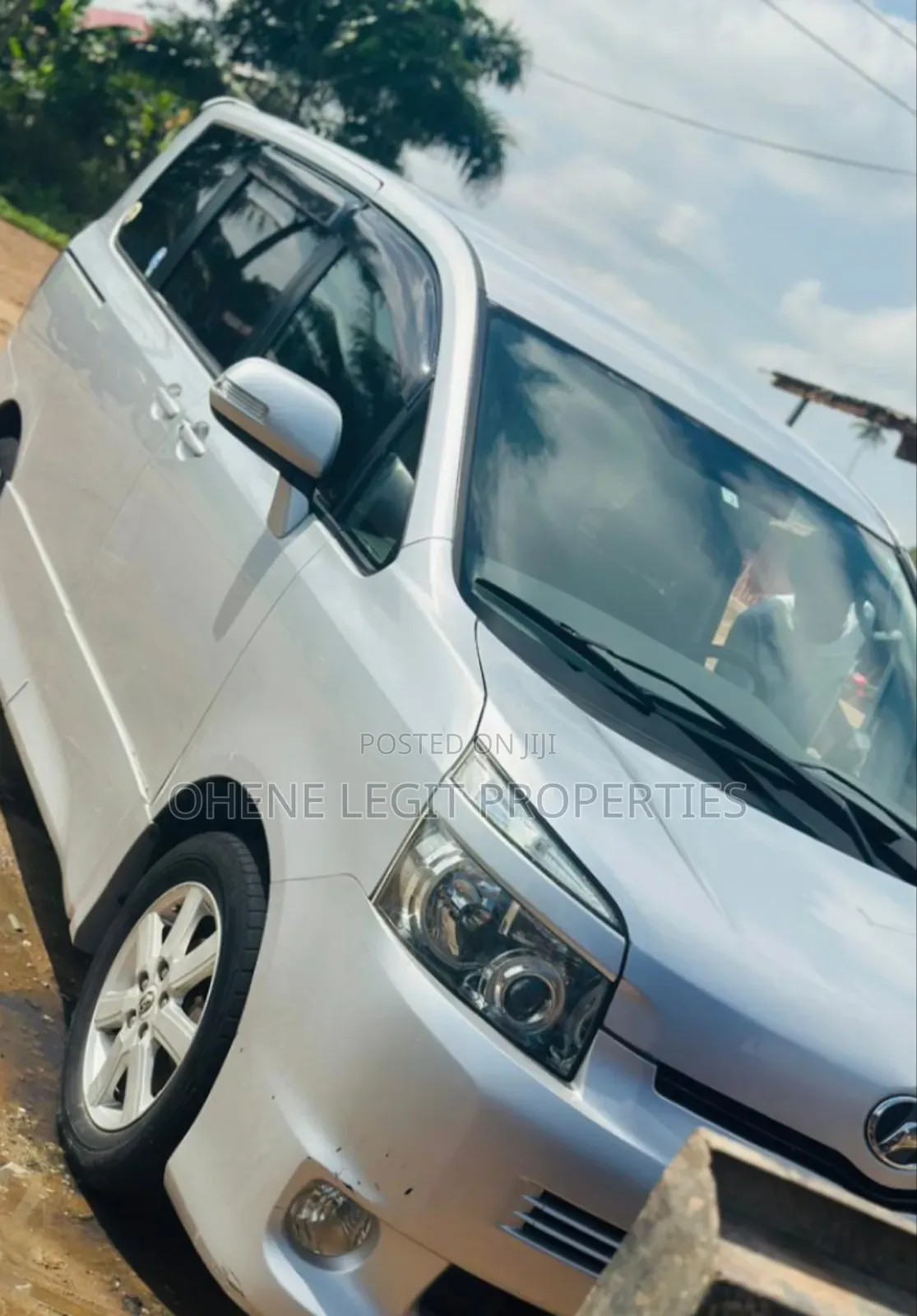 Toyota Voxy 2012 Gray