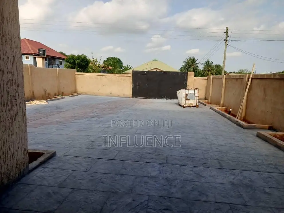 4bdrm House in Oyarifa, East Legon for sale