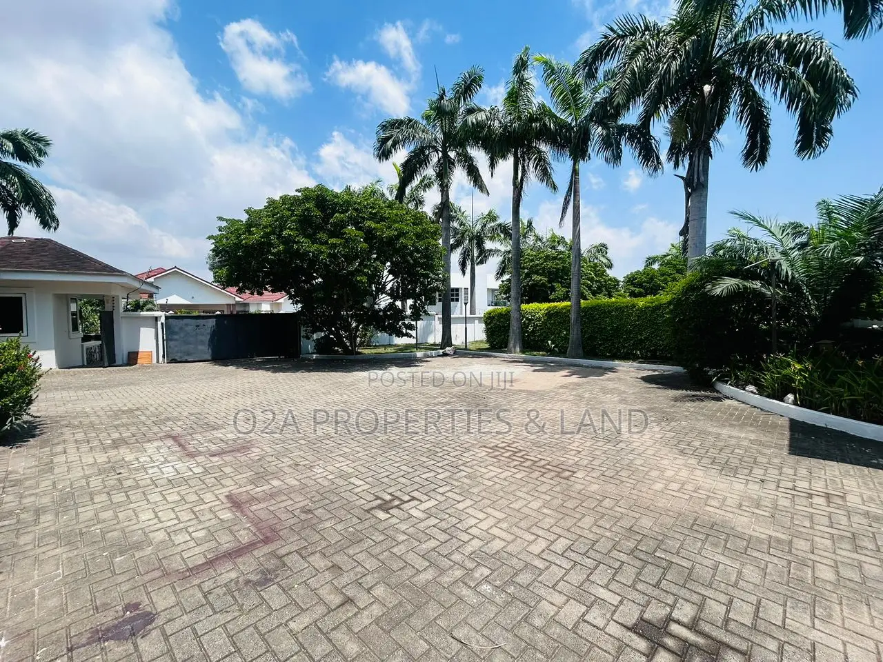 4bdrm House in Airport Hills, New Legon for sale