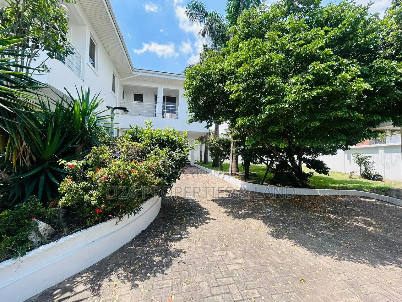 4bdrm House in Airport Hills, New Legon for sale