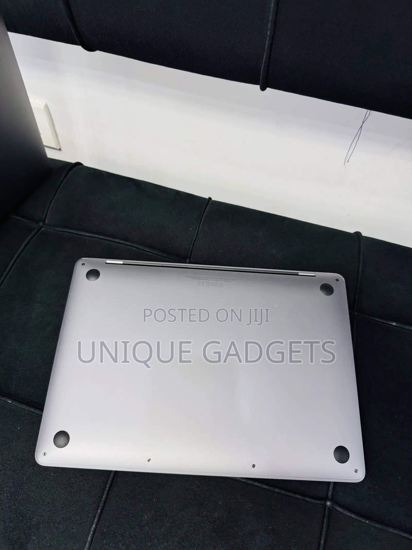 Laptop Apple MacBook Pro 2022 M2 8GB Apple M2 SSD 256GB