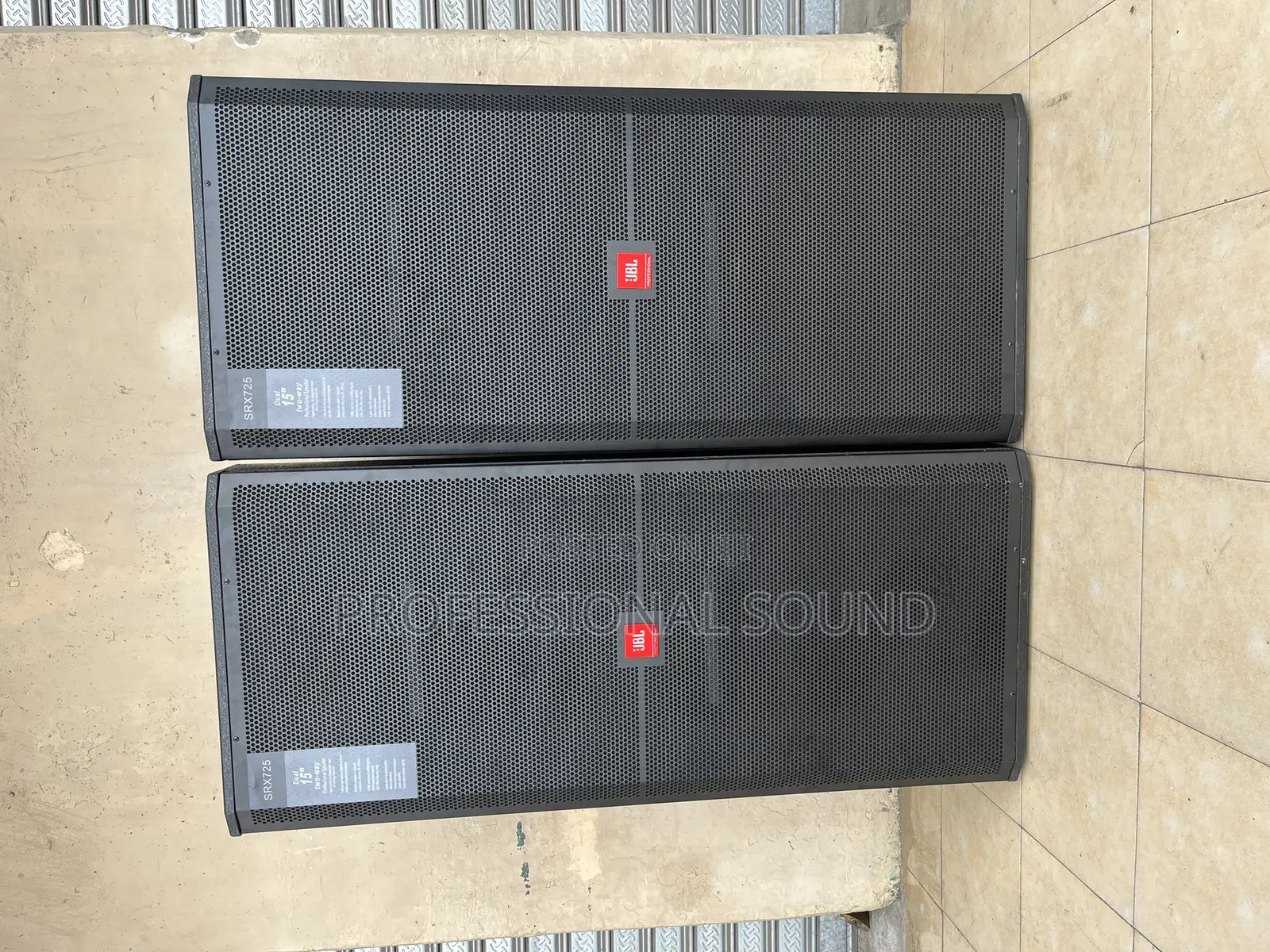 JBL Srx725 Dual 15-Inch High-Power Two-Way Passive Loudspeakers.